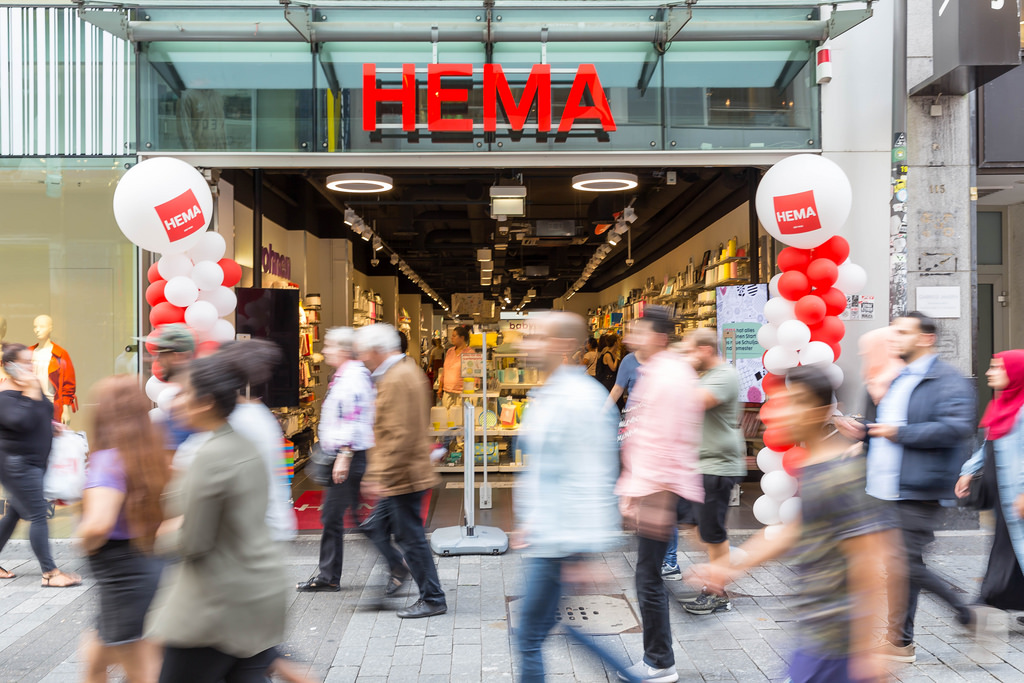 ‘Boekhoorn wil winkels en Hema-bakkerij verkopen om schuld te verlagen’