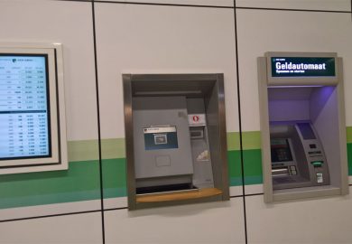 Verdwijnt de geldautomaat?