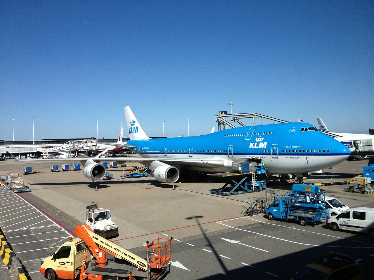 KLM: Oorzaak deel verlies is Nederlandse testverplichtingen.